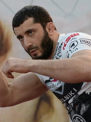 Mamed Khalidov ile zarobił